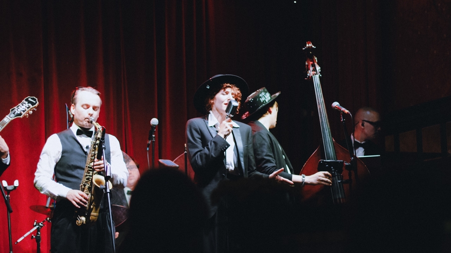 «New Year in Paris» Christmas Jazz