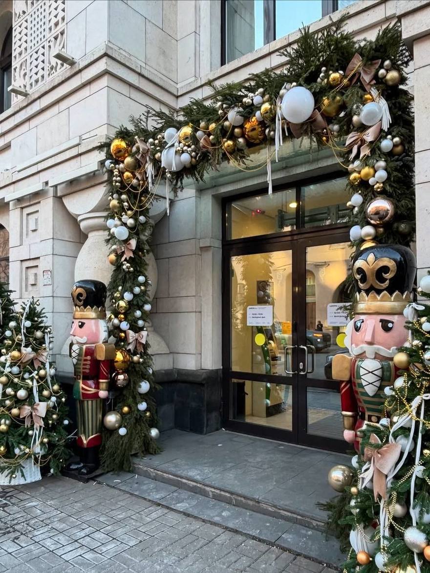 Еще одна подборка крутых новогодних локаций