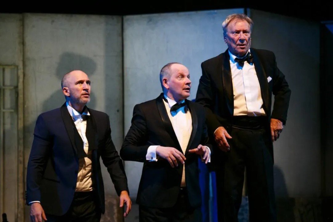 Спектакль «Вредные привычки» 