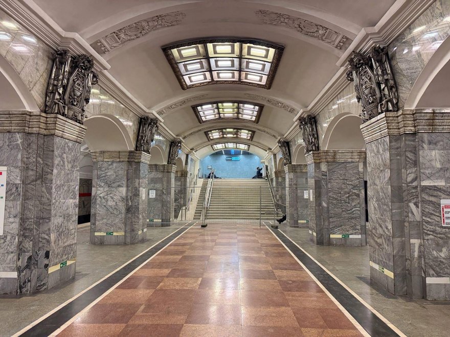 Вот так выглядит новый переход со станции «Кировский завод» на ещё не открытую «Путиловскую».