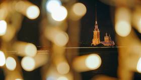 Петербург полностью готов к зимним праздникам. Все районы города украшены, заработали Рождественские ярмарки и катки. 