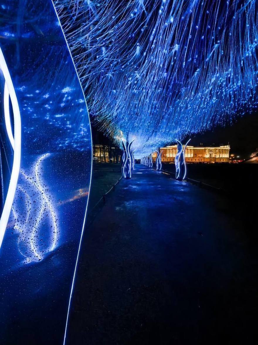 Невероятный космический тоннель появился у здания Президентской библиотеки