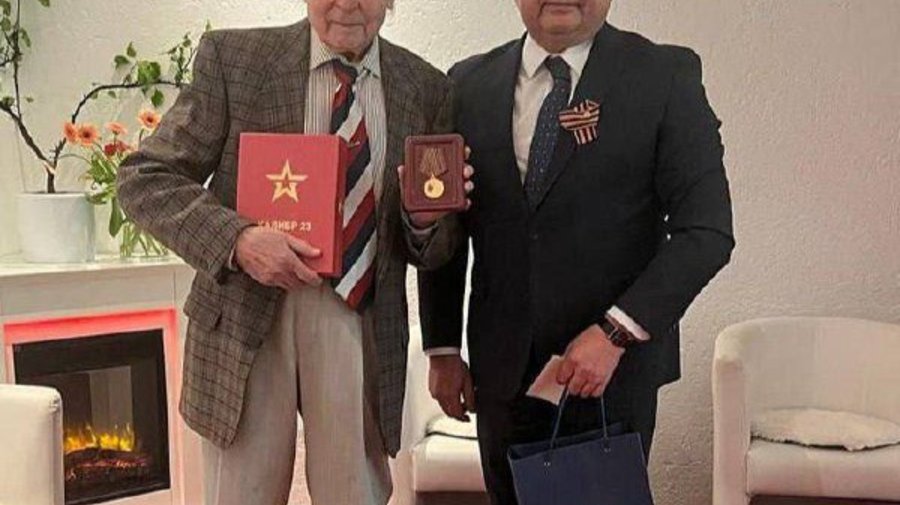 Умер житель блокадного Ленинграда и известный композитор Александр Мерлин