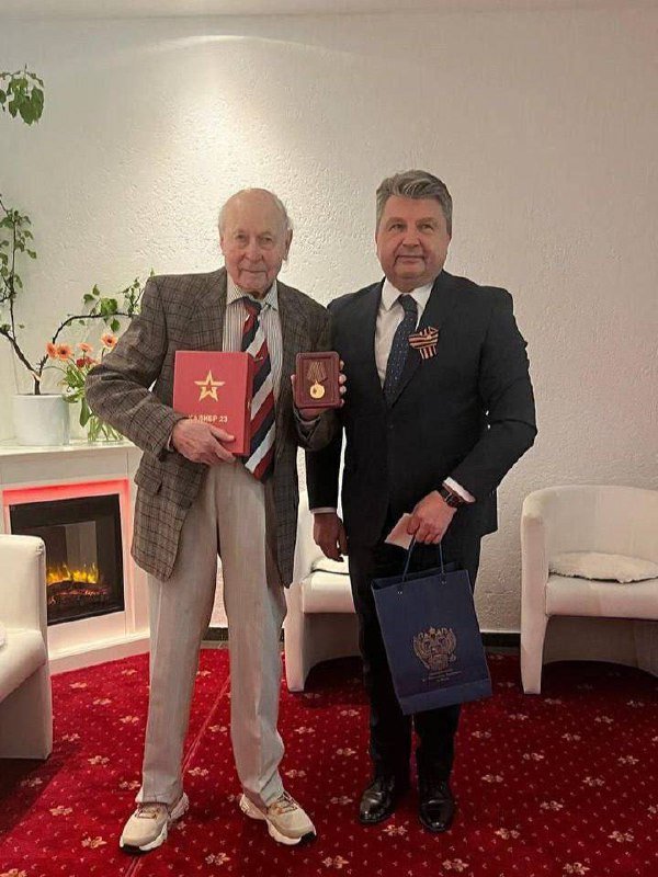 Умер житель блокадного Ленинграда и известный композитор Александр Мерлин