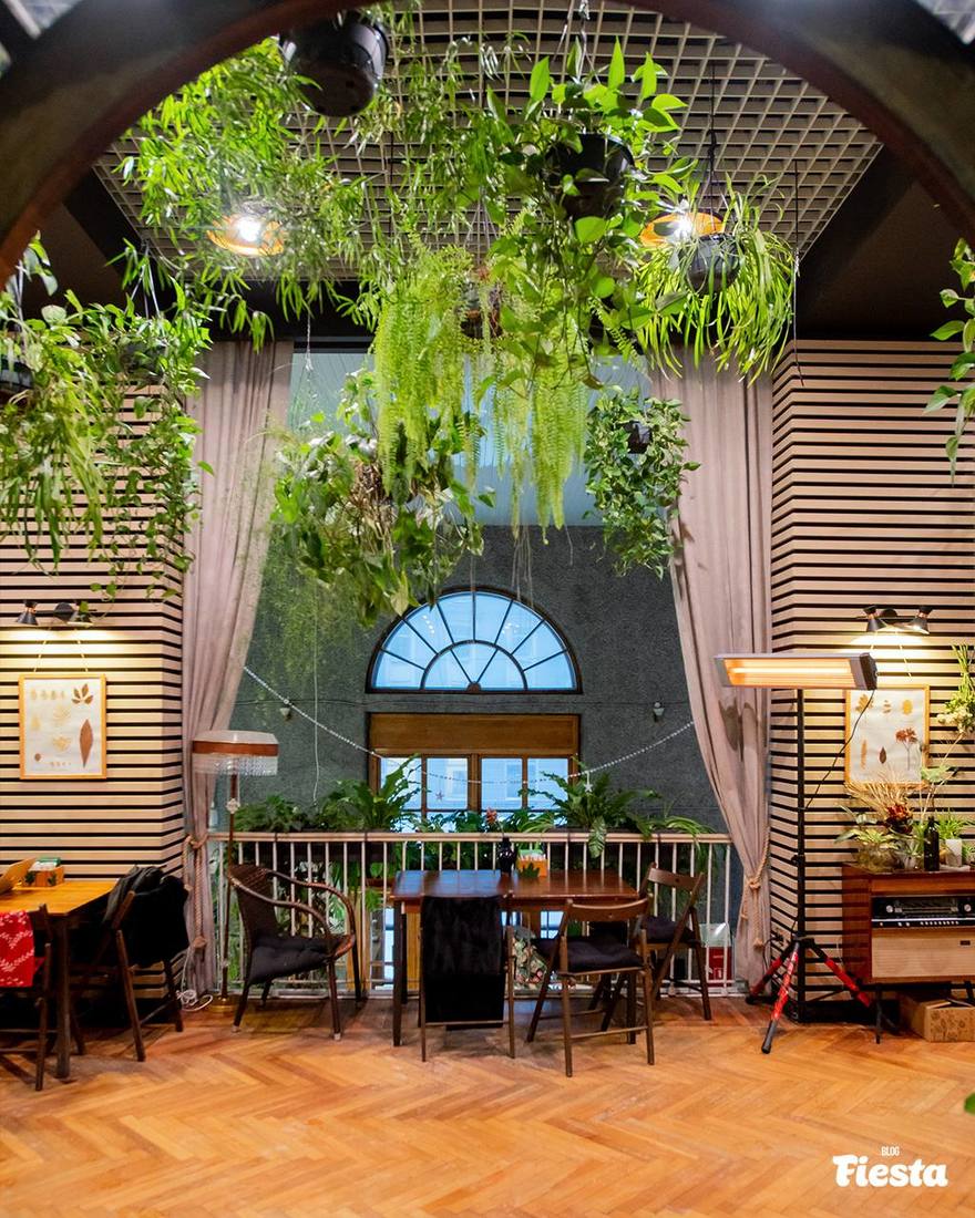 В Петербурге запустят бесплатные аудиопрогулки по культовым кафе города