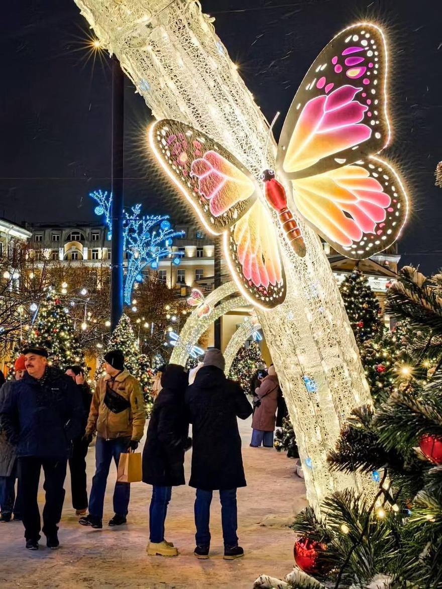 На Сенной творится настоящее новогоднее волшебство