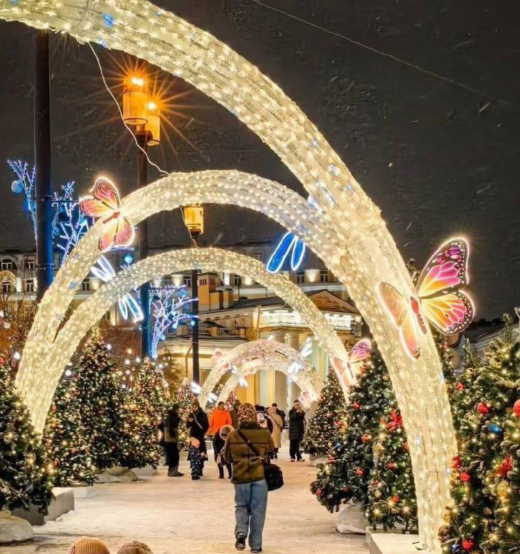 На Сенной творится настоящее новогоднее волшебство