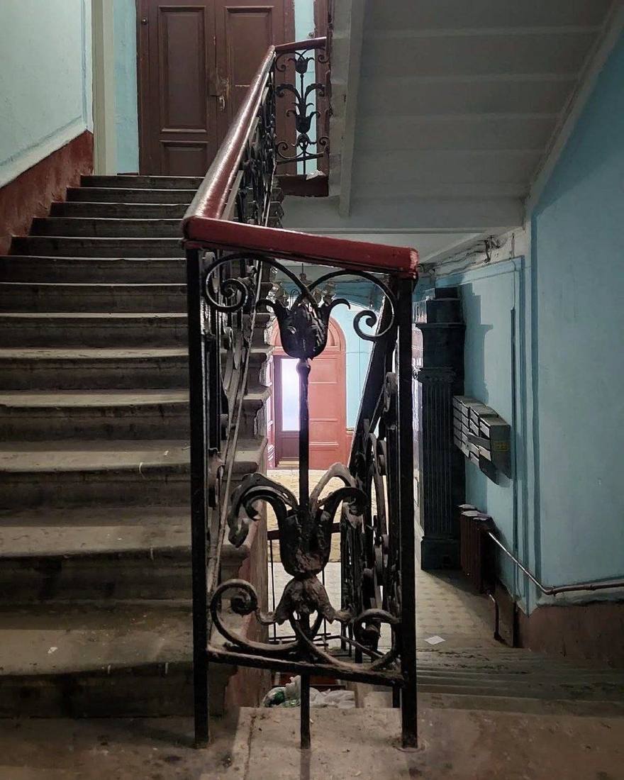 Печь царских времен отреставрировали в парадной доходного дома А. А. Смирнова. волонтеры «Гэнг»