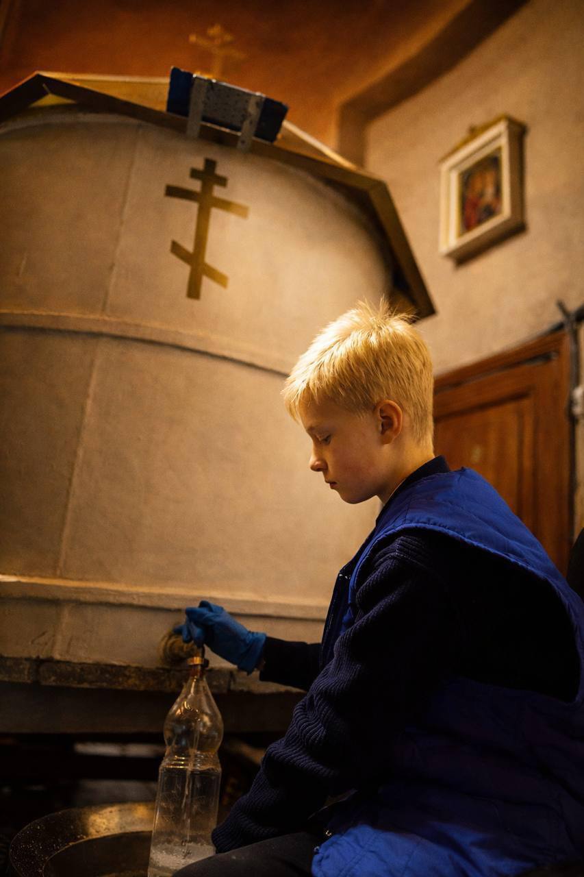 В Петербургских храмах 18–19 января раздадут воду, освященную Великим чином