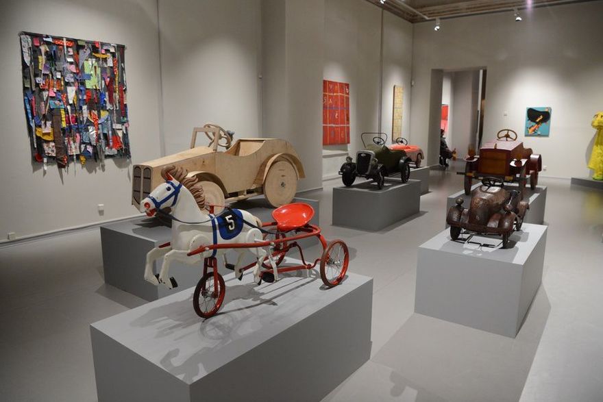 Выставка «Взрослым вход разрешён»