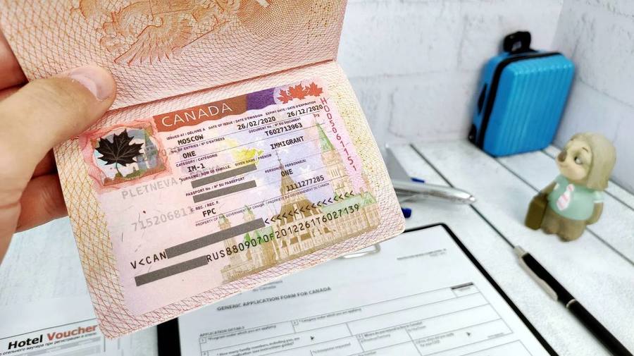 С 28 января визовые центры Канады в России приостановили приём документов и паспортов