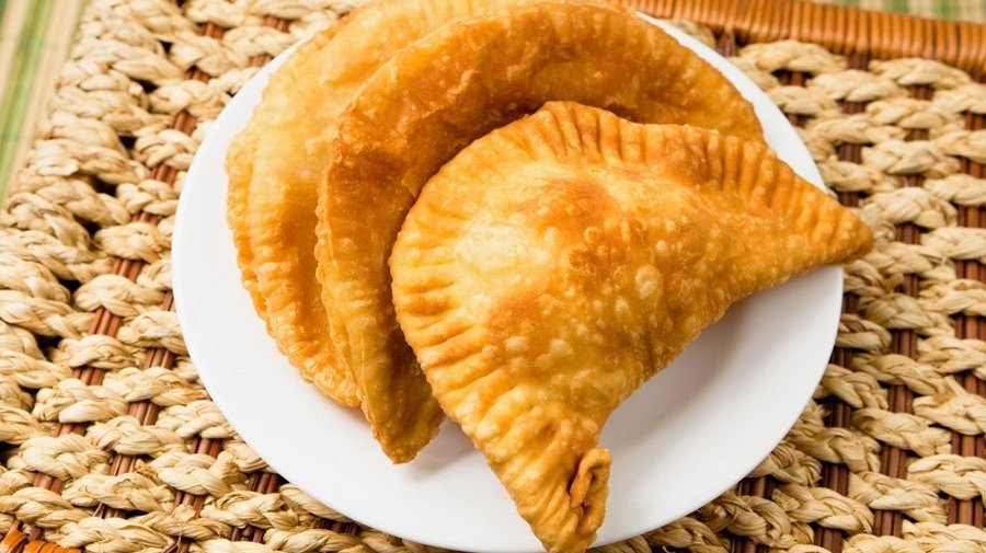 Где можно попробовать вкусные чебуреки в Петербурге