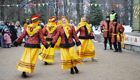 Масленица в Саду Девятого Января