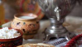 В петербургском Доме книги 20 февраля с 14:00 до 17:00 пройдет масленичная акция: за каждую покупку посетителям будут дарить румяный блинчик от кафе «Вихри» 