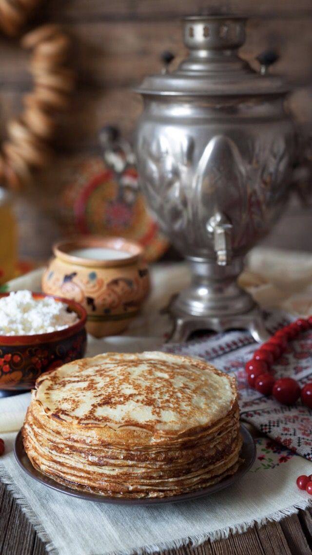 В петербургском Доме книги 20 февраля с 14:00 до 17:00 пройдет масленичная акция: за каждую покупку посетителям будут дарить румяный блинчик от кафе «Вихри»