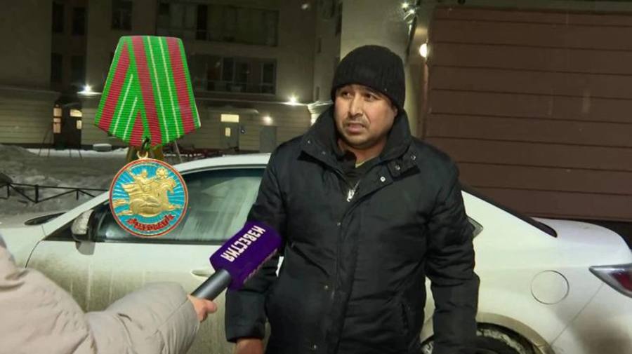 Дворник из Петербурга Хайрулло Ибадуллаев, спасший ребенка, получил на родине медаль «Жасорат» за отвагу. Соответствующий указ подписал президент Узбекистана Шавкат Мирзиёев.