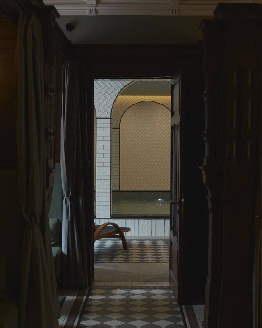 Только раз в году исторический мужской класс «Фонарных бань» открывают для женщин