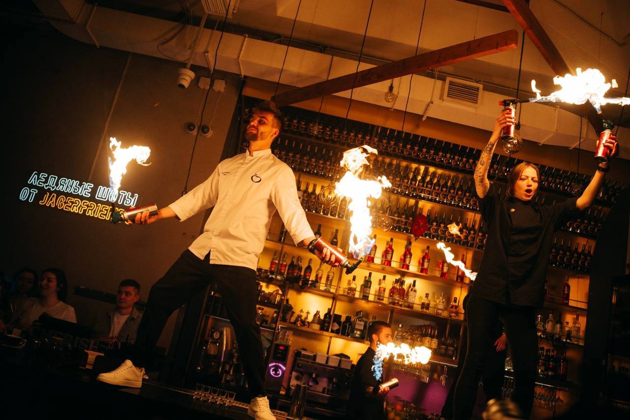 Вечеринка в честь 8 марта в караоке-ресторане Cherish