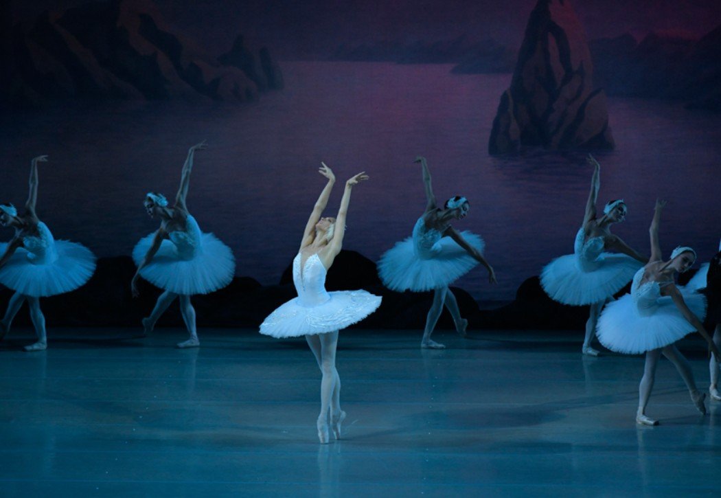 Спектакль «Лебединое озеро»