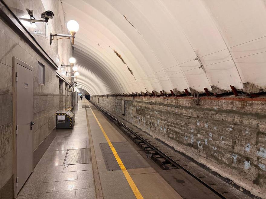 Ⓜ На станции метро «Старая Деревня» продолжается капремонт: завершить его рассчитывают к октябрю 2026 года. 