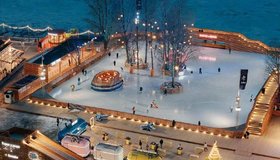 У катка в Севкабель Порту остаются последние дни работы — площадка открыта до 15 марта. 
