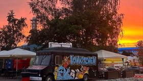 У «Карла и Фридриха» в конце марта откроется гастропространство под открытым небом — «Аллея 17». 