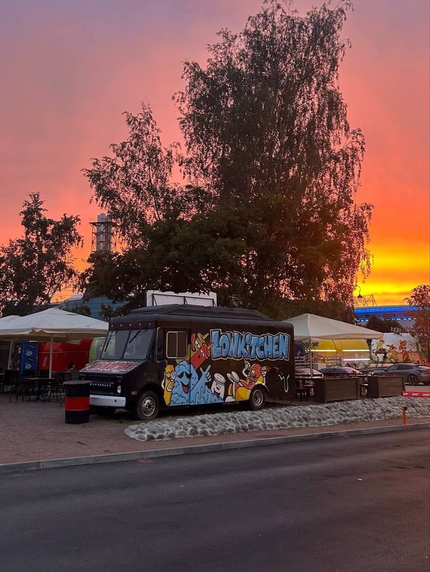 У «Карла и Фридриха» в конце марта откроется гастропространство под открытым небом — «Аллея 17». 