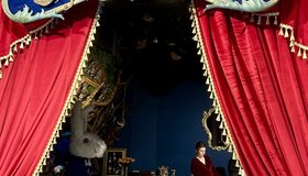 «Алиса в стране чудес»: интерактивная выставка, где оживает сказка