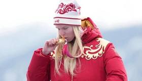 Российская горнолыжница Варвара Ворончихина вновь поднялась на высшую ступень пьедестала на Паралимпиаде-2026