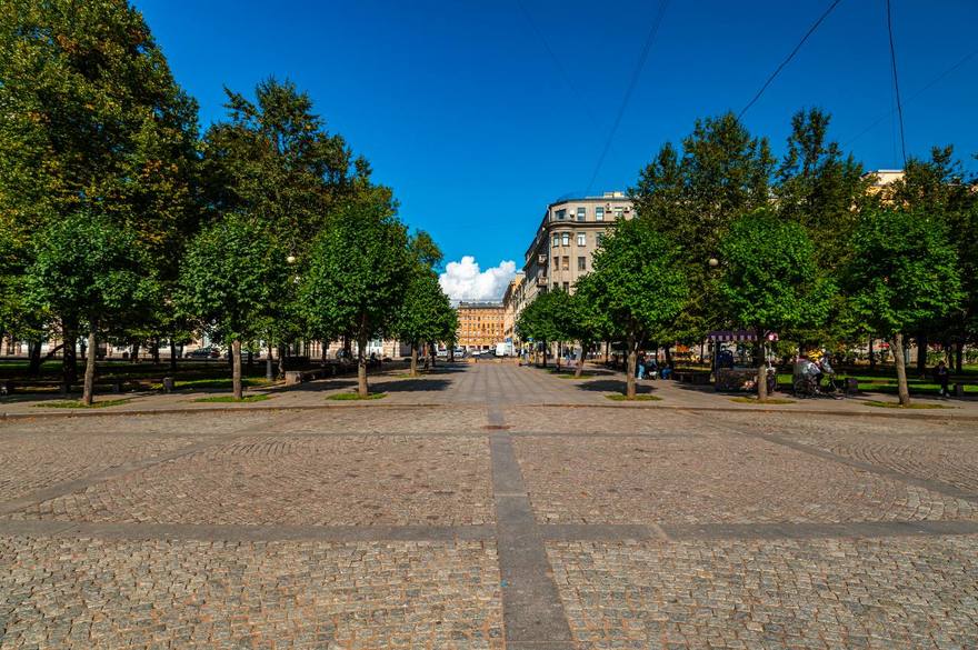 Парки Петербурга закрыли на весеннюю просушку