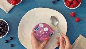 На прилавках магазинов по всей России появилась лимитированная коллекция йогуртов Viola в коллаборации с фондом «Антон тут рядом»