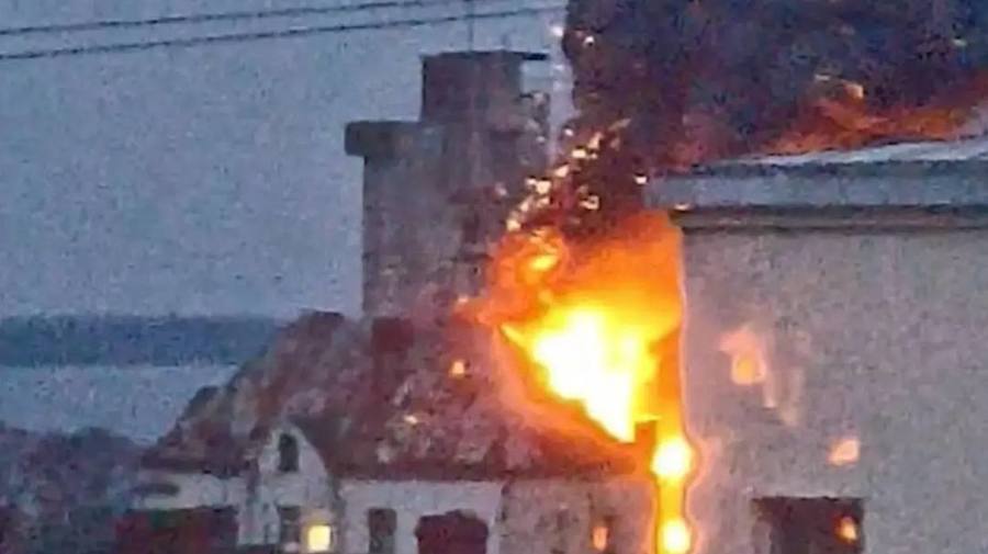 В Выборге при ударе беспилотника повреждён объект культурного наследия — дом на Морской набережной.