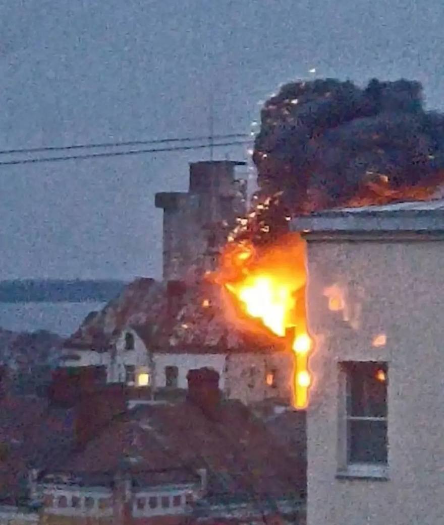 В Выборге при ударе беспилотника повреждён объект культурного наследия — дом на Морской набережной.