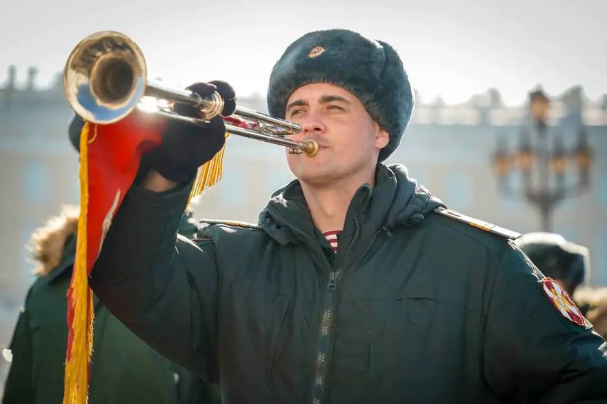 Первая репетиция парада Победы прошла на Дворцовой площади.