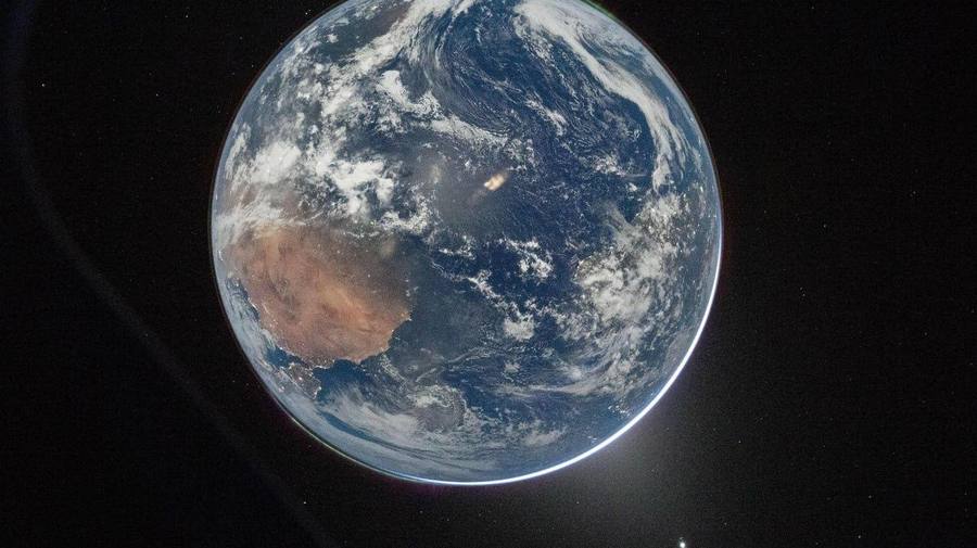 NASA показало первый за почти 55 лет снимок Земли целиком.