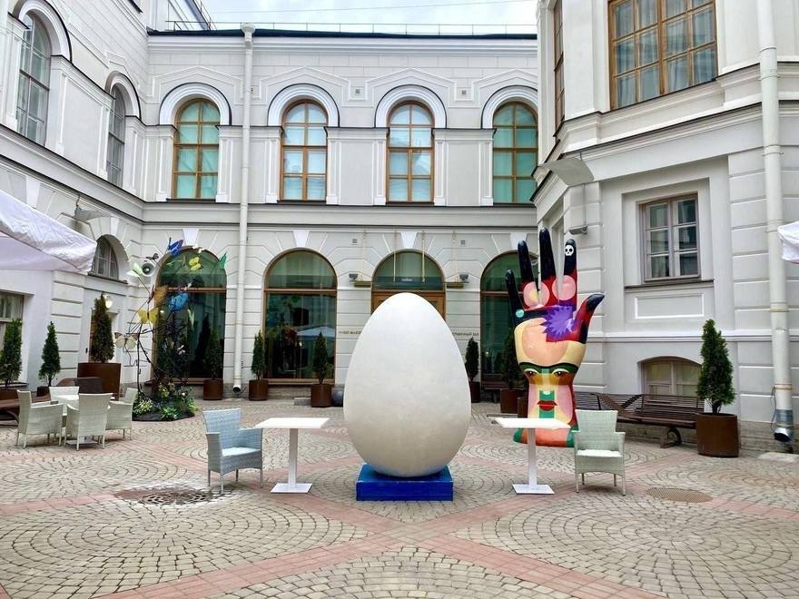 Петербуржцев зовут расписать гигантское яйцо