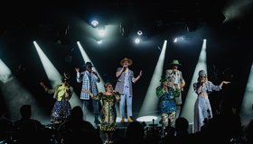 Шоу «Шанель гангстерз. Люби меня, люби»