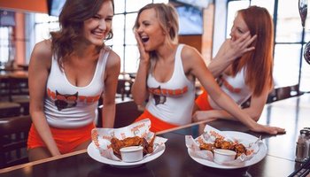 Hooters – красота с американским акцентом