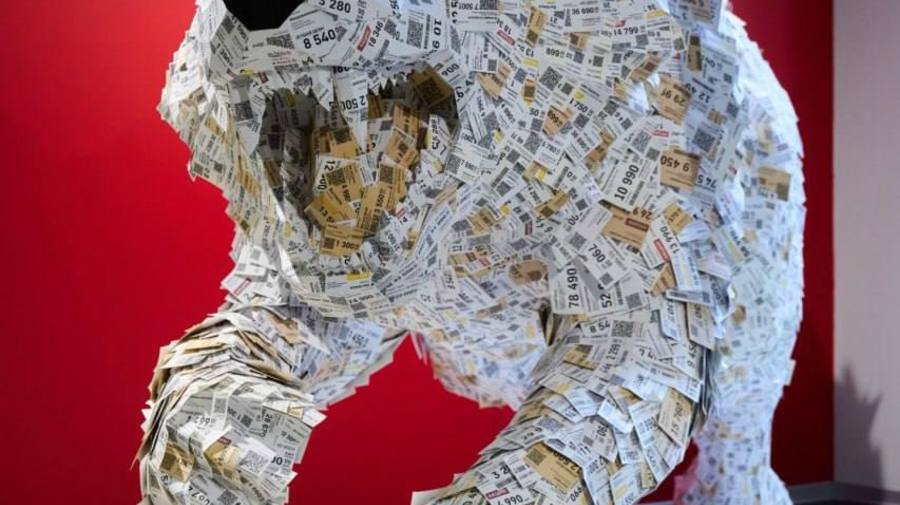 «Цены кусаются» в буквальном смысле: в Петербурге появился новый интерактивный арт-объект 
