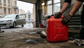 В Петербурге дефицит АИ-95: таксисты массово жалуются на нехватку бензина