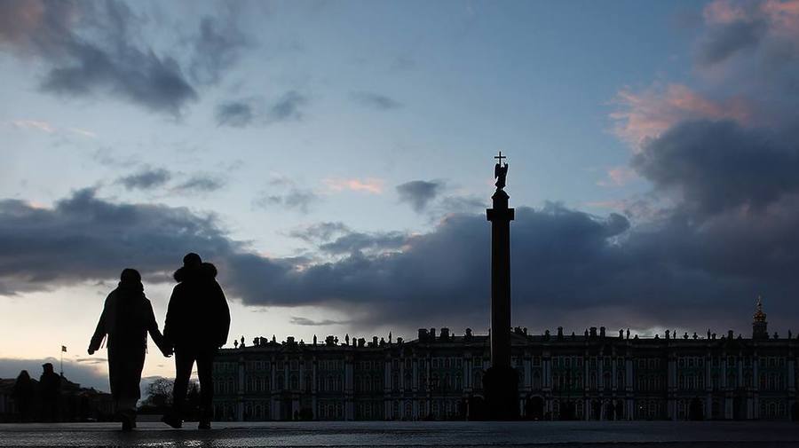 Жара уступает место циклону: Петербург ждёт похолодание