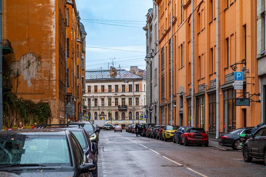 Петербуржцы стали реже парковаться в центре: за первое полугодие число оплат в платной зоне снизилось на 37%.