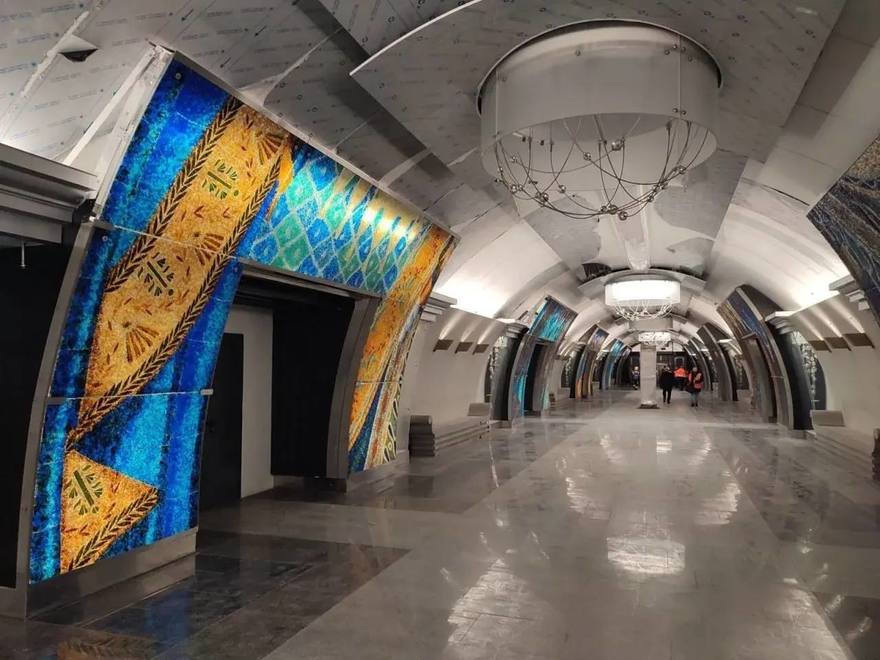 Первый глубокий лифт появится в метро Петербурга