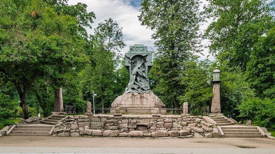 Памятник «Стерегущему»