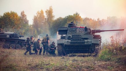 Военно-историческая реконструкция боя Колобанова в семейном танковом парке «Стальной десант»  — фото 3