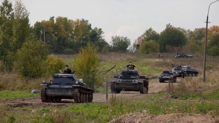 Военно-историческая реконструкция боя Колобанова в семейном танковом парке «Стальной десант»  — фото 5