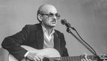 Булат Окуджава. «Часовые любви»