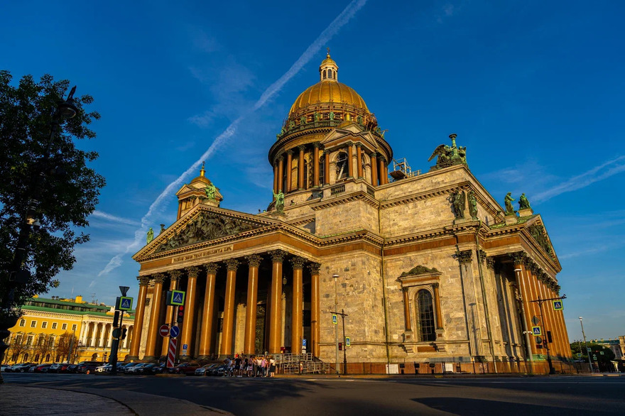 Обзорная экскурсия по Петербургу + билеты на колоннаду…