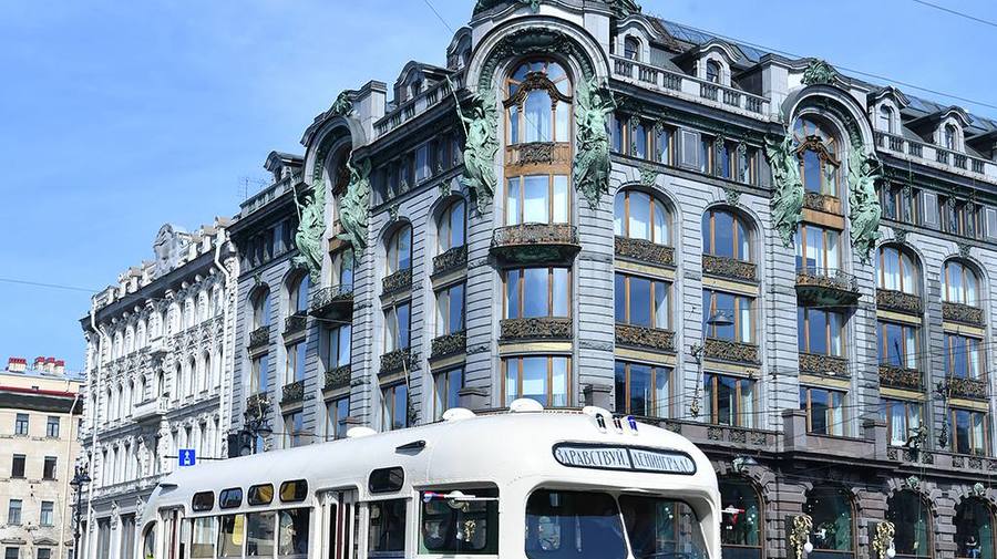 Ретроавтобусы проедут по первому маршруту Петербурга