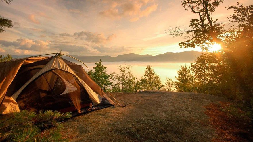 В поход с палатками: куда отправиться и что посмотреть